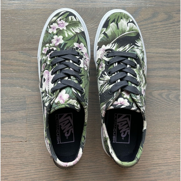 Vans Women’s Tropical Flower Print Ultra Cushion Skate Shoe-Size 8 - Picture 2 of 10